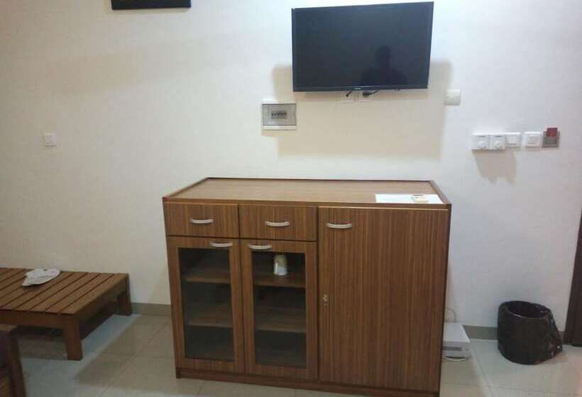 پانسیون Sarada Lodge