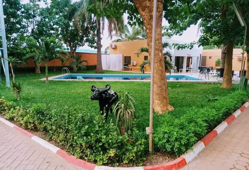 پانسیون Sarada Lodge