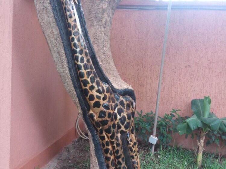 پانسیون Sarada Lodge