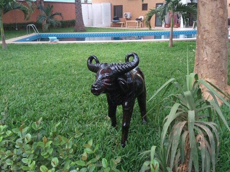 پانسیون Sarada Lodge