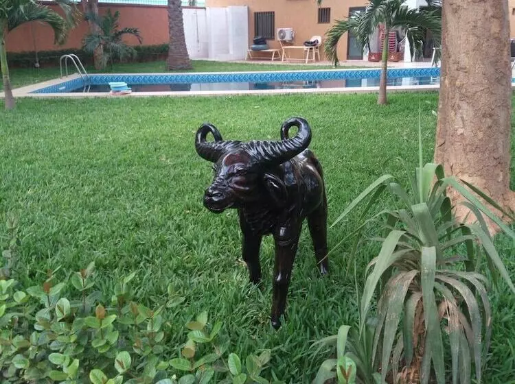 پانسیون Sarada Lodge