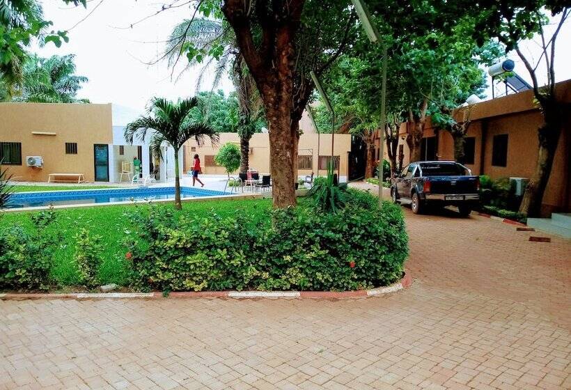 پانسیون Sarada Lodge