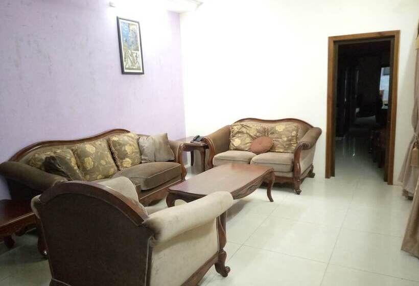 پانسیون Sarada Lodge