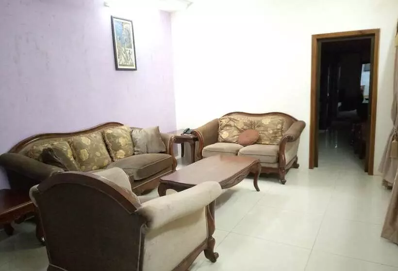 پانسیون Sarada Lodge