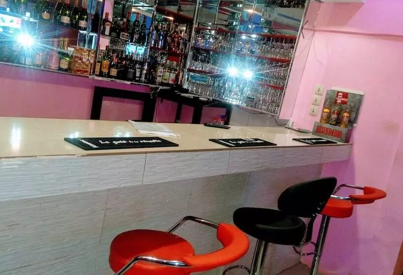 پانسیون Sarada Lodge