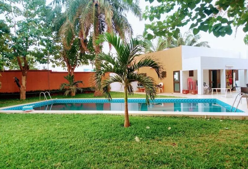 پانسیون Sarada Lodge