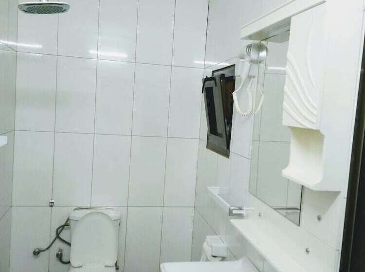 پانسیون Sarada Lodge