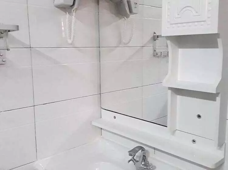 پانسیون Sarada Lodge