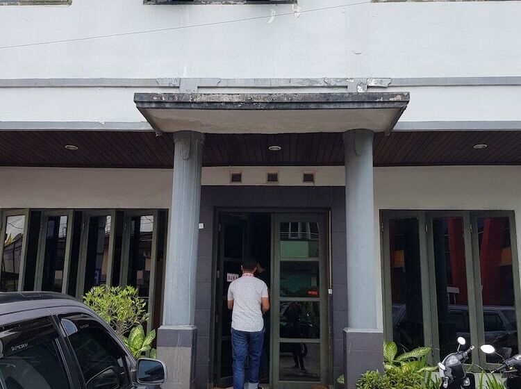 Schronisko Mahkota Intan Syariah Balikpapan Redpartner