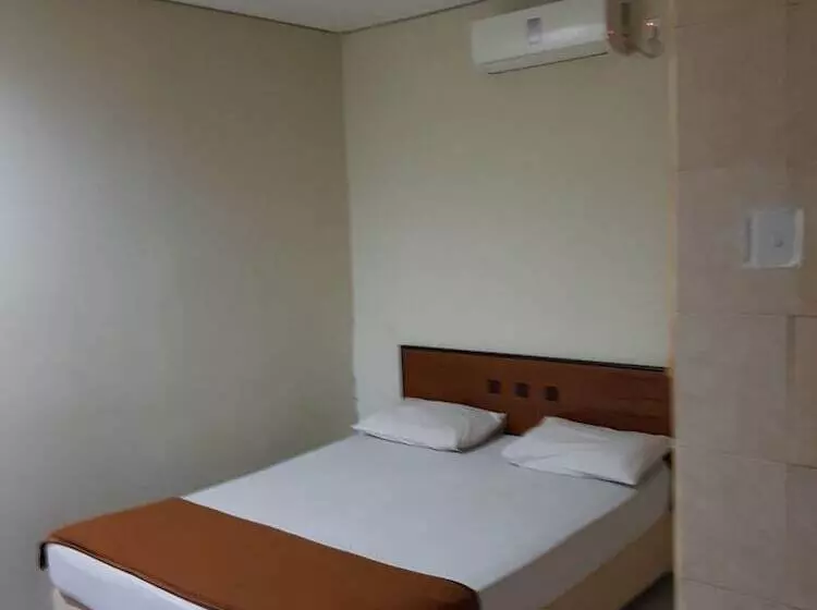 ユースホステル Mahkota Intan Syariah Balikpapan Redpartner