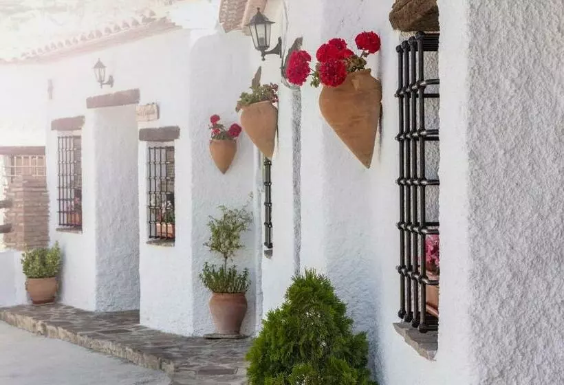 Cuevas Al Qulayat