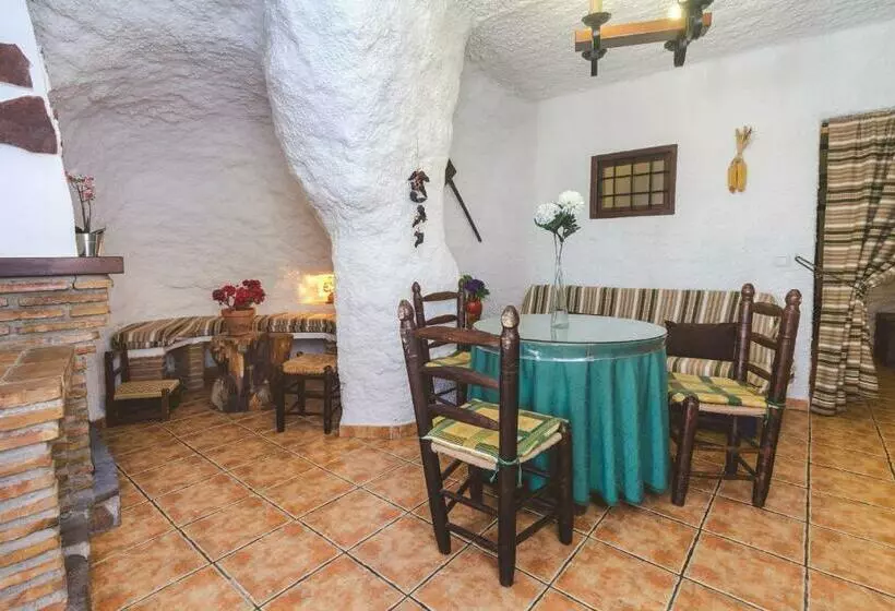 Cuevas Al Qulayat