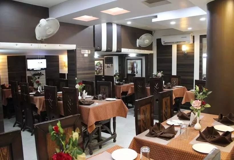 ホテル Adb Rooms Park Inn Varanasi
