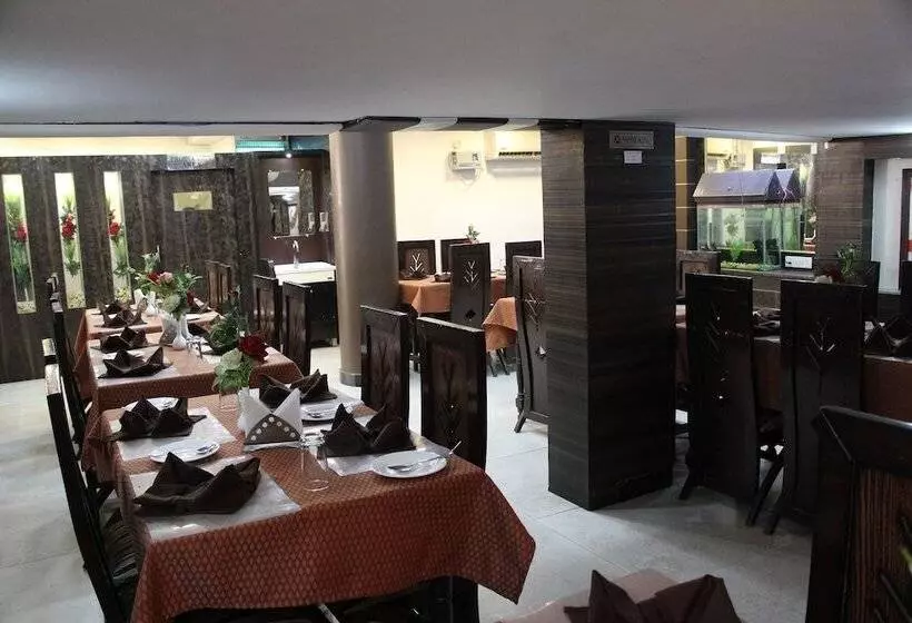 ホテル Adb Rooms Park Inn Varanasi