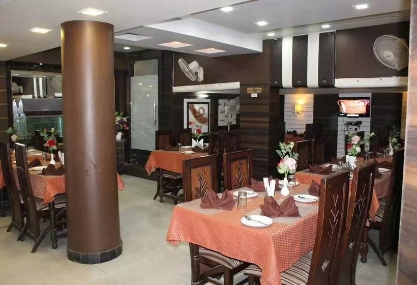 ホテル Adb Rooms Park Inn Varanasi