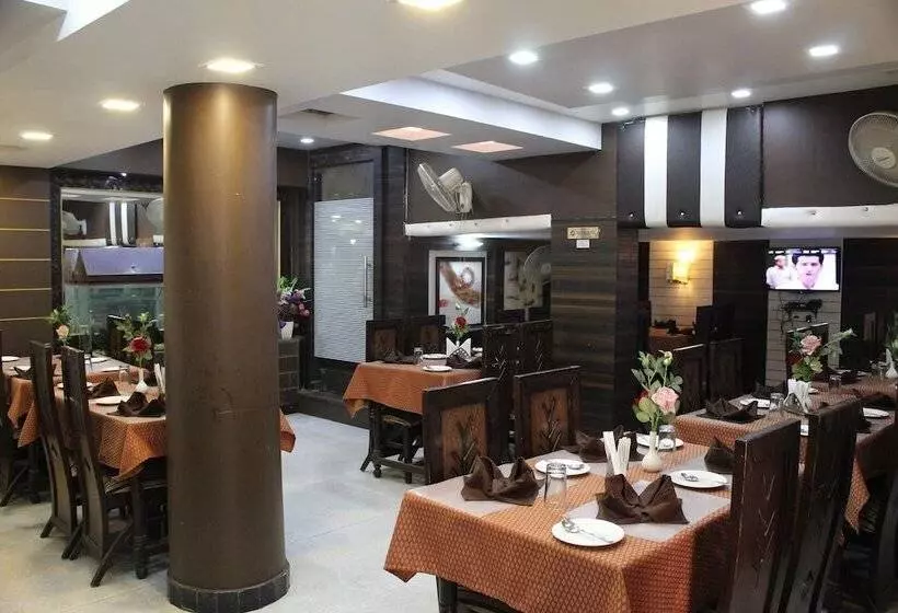 ホテル Adb Rooms Park Inn Varanasi
