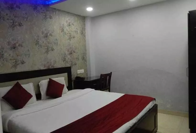 ホテル Adb Rooms Park Inn Varanasi