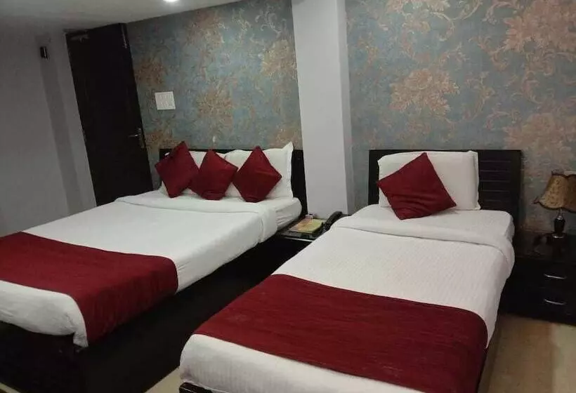 ホテル Adb Rooms Park Inn Varanasi
