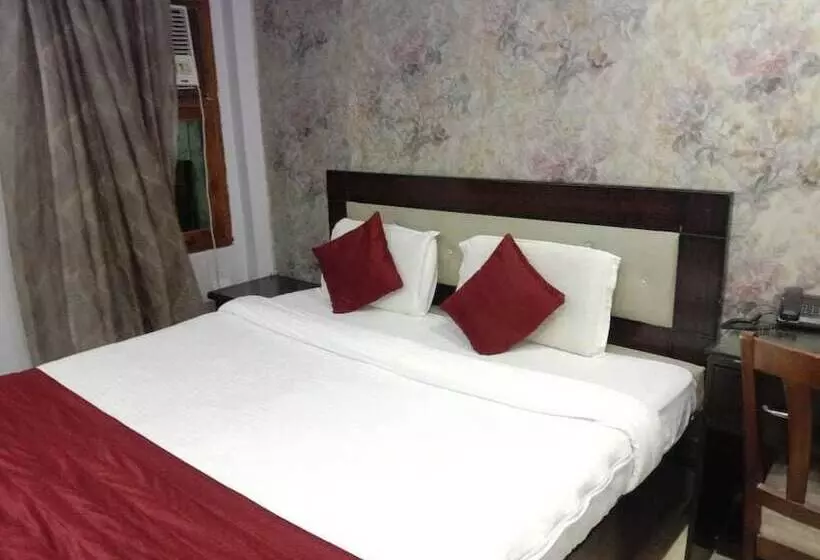 ホテル Adb Rooms Park Inn Varanasi