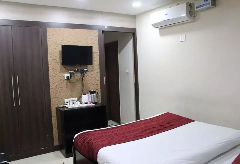 ホテル Adb Rooms Park Inn Varanasi