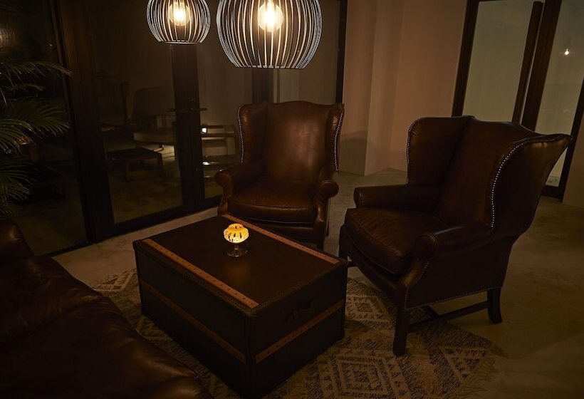 هتل Grand Bleu Gamin