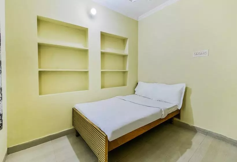 Hotelli Spot On 39955 Annapurna Pinkcity
