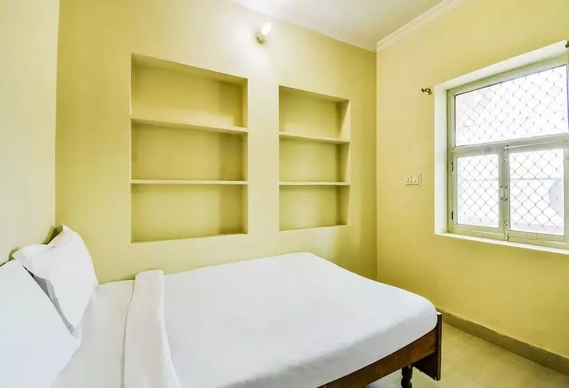 Hotelli Spot On 39955 Annapurna Pinkcity