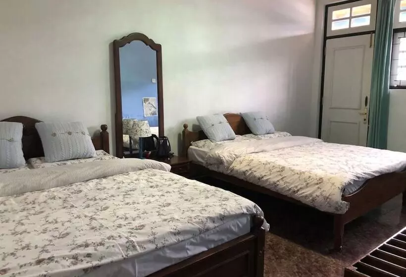 Majatalo Asteria Villa Guest House