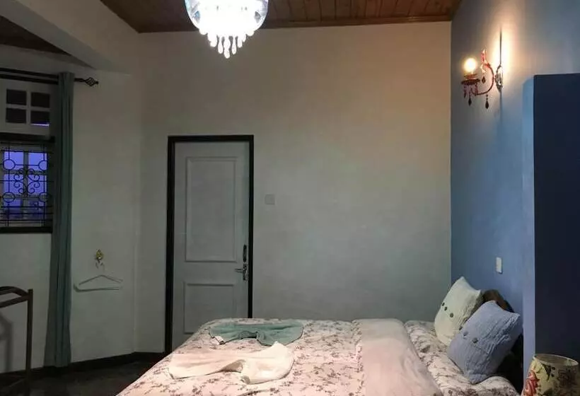 Majatalo Asteria Villa Guest House