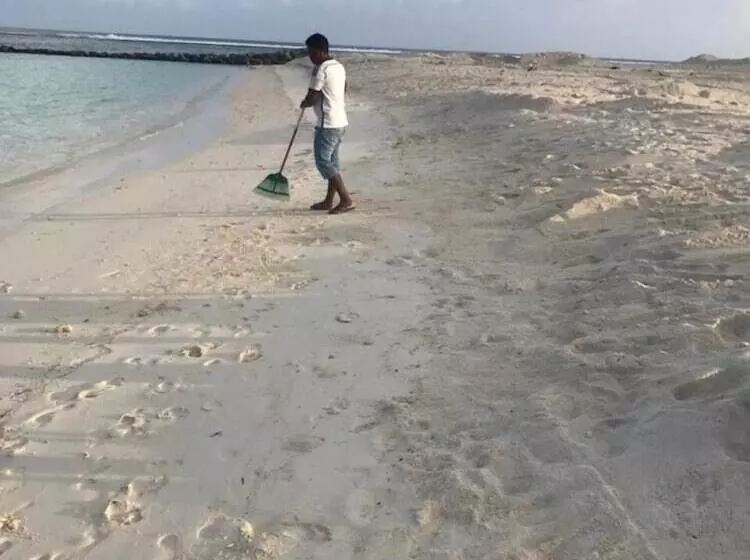 پانسیون Nalaveshi Inn, Huraa
