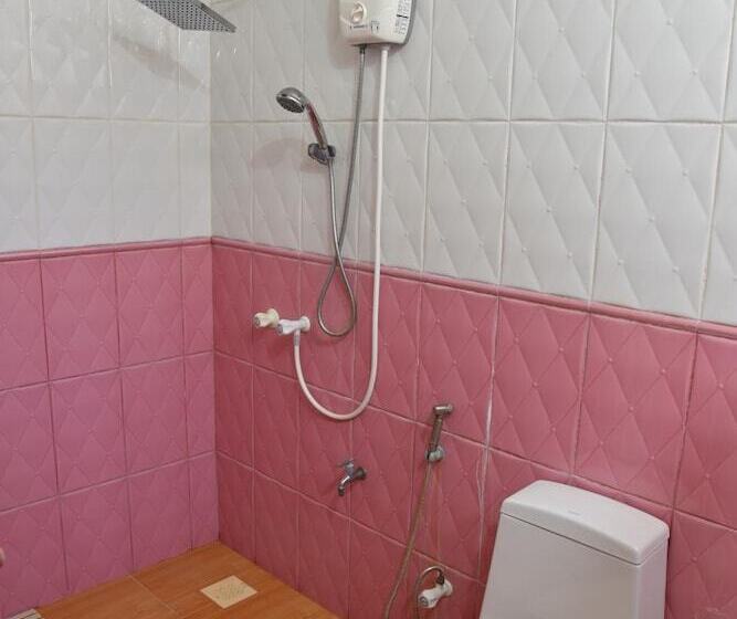 پانسیون Nalaveshi Inn, Huraa