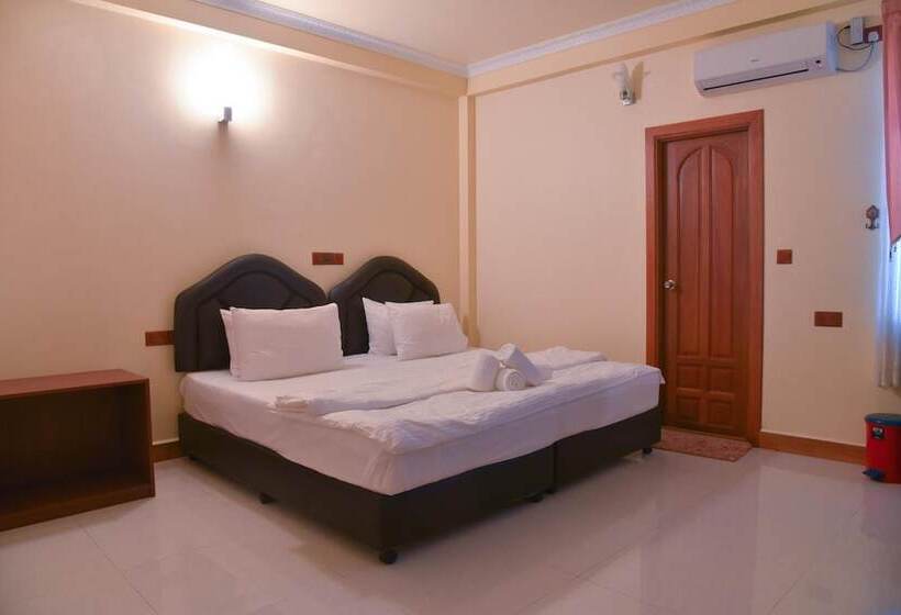 پانسیون Nalaveshi Inn, Huraa