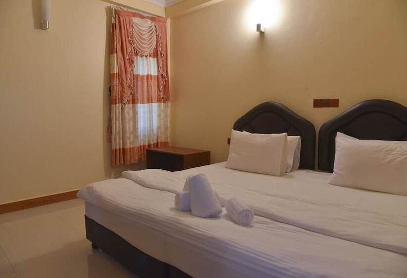 پانسیون Nalaveshi Inn, Huraa