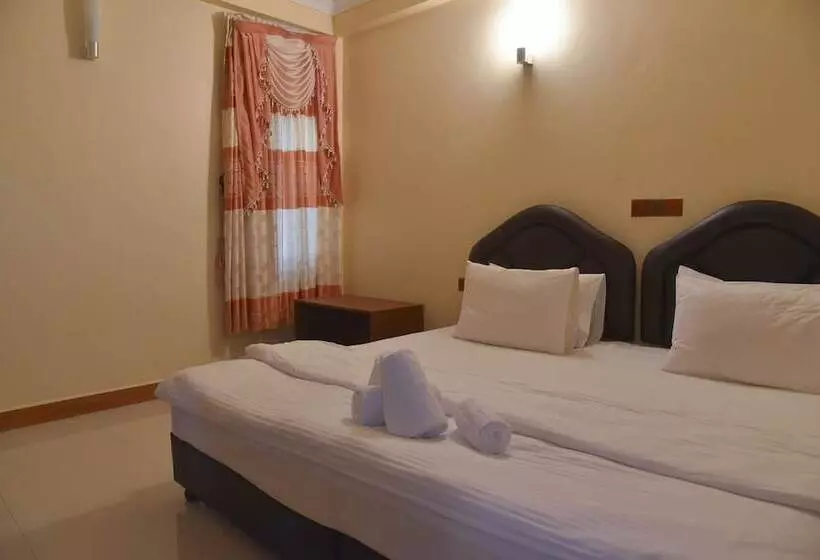 پانسیون Nalaveshi Inn, Huraa