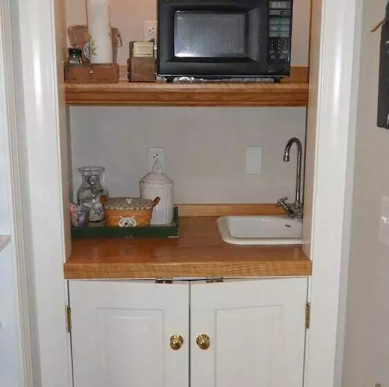 Windsome Bed & Breakfast