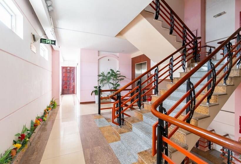 Golden Gate 1 Hotel By Oyo Rooms