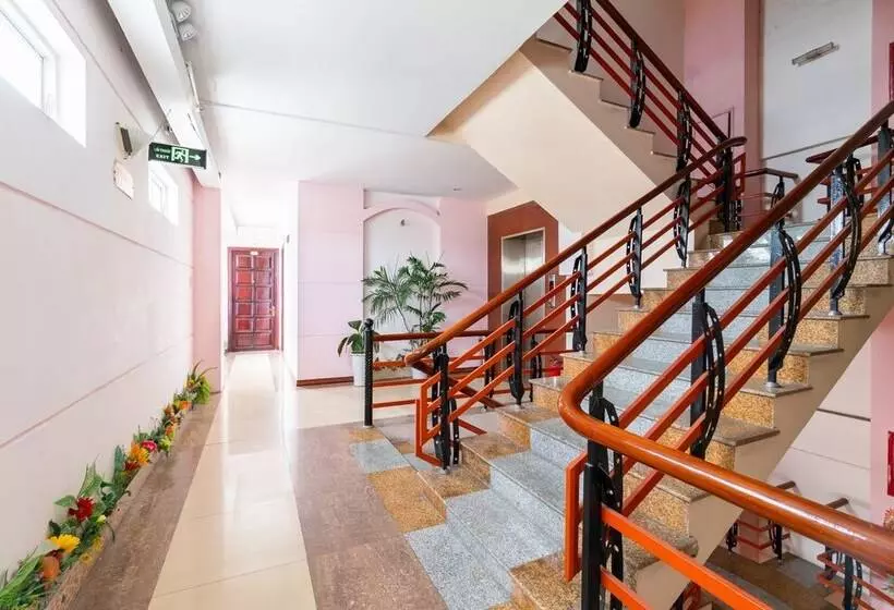 Golden Gate 1 Hotel By Oyo Rooms