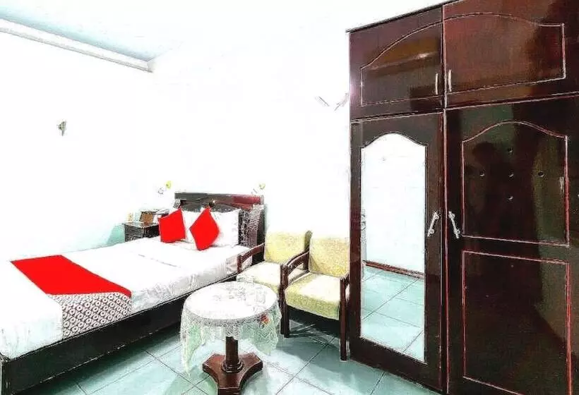 Golden Gate 1 Hotel By Oyo Rooms