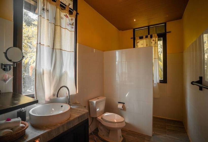 בית מלון כפרי Dan's Koyao Retreat