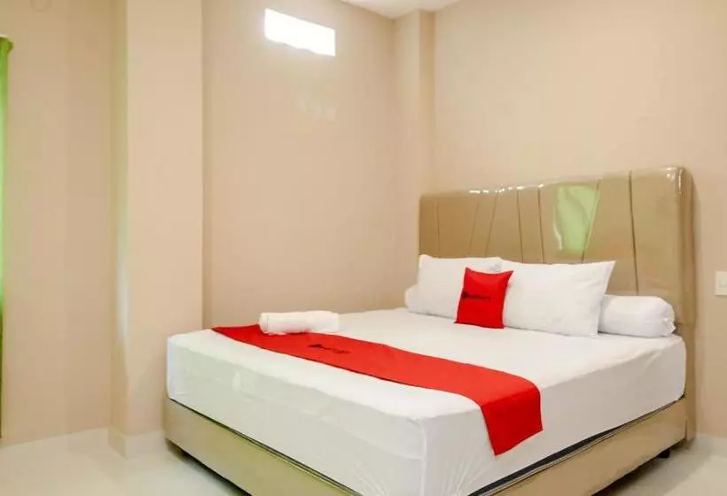 ホテル Reddoorz Syariah @ Panglima Polem Aceh