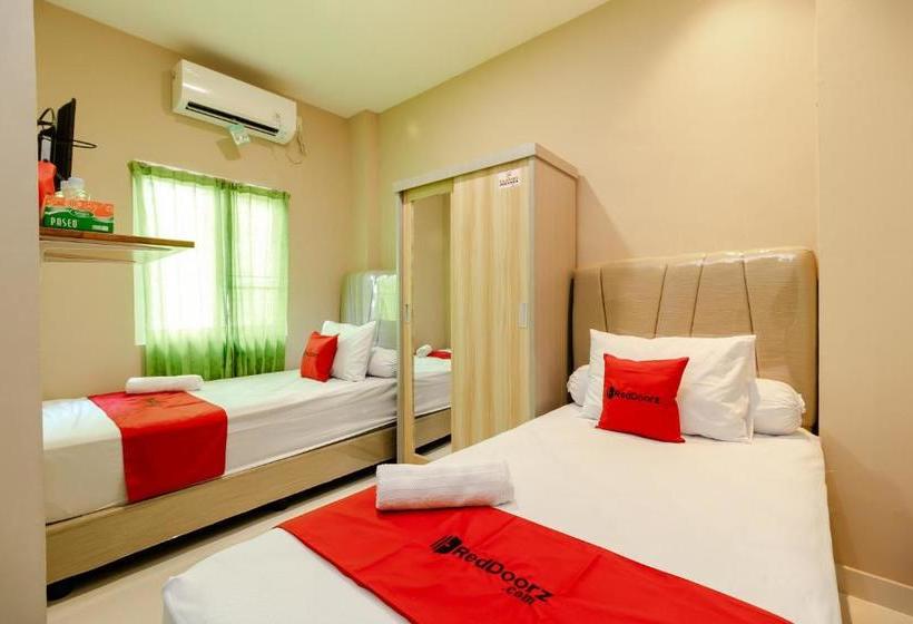 Hotel Reddoorz Syariah @ Panglima Polem Aceh