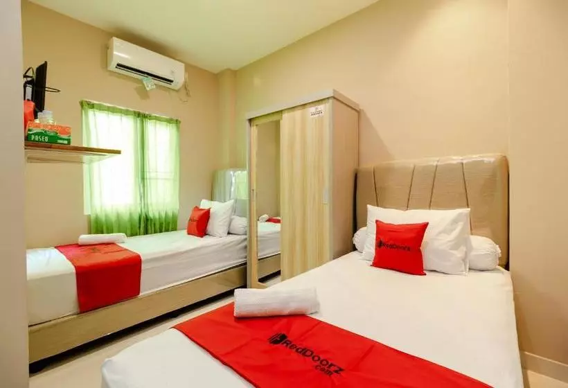 ホテル Reddoorz Syariah @ Panglima Polem Aceh