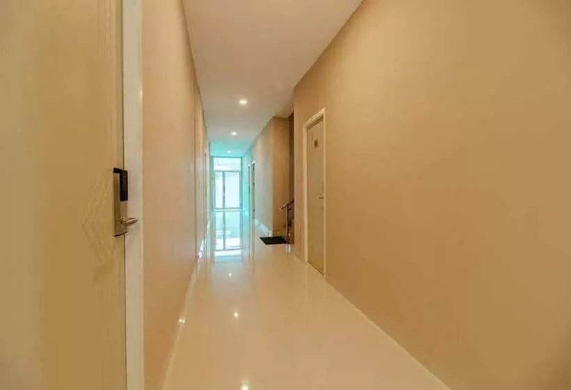 ホテル Reddoorz Syariah @ Panglima Polem Aceh