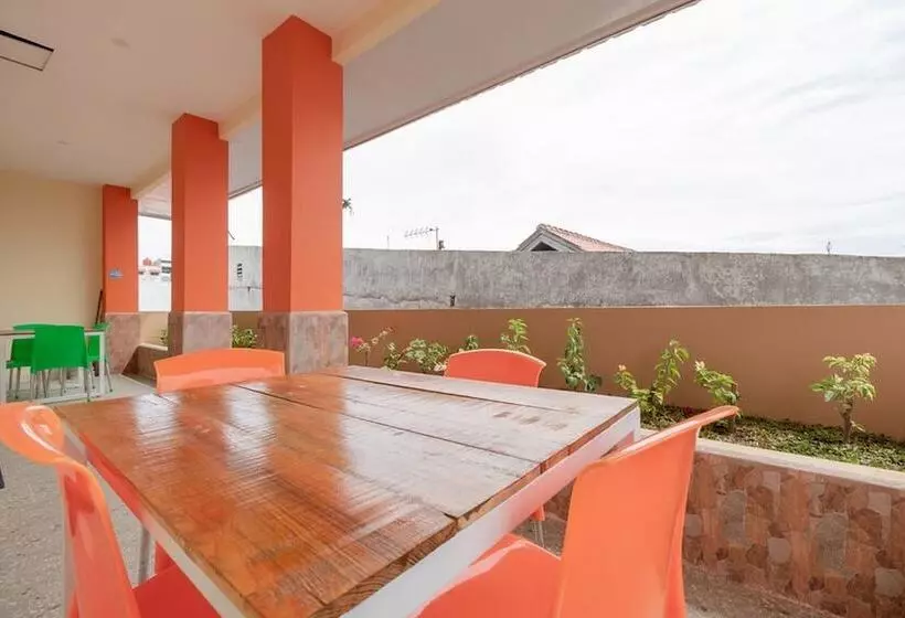 ホテル Reddoorz Syariah @ Panglima Polem Aceh