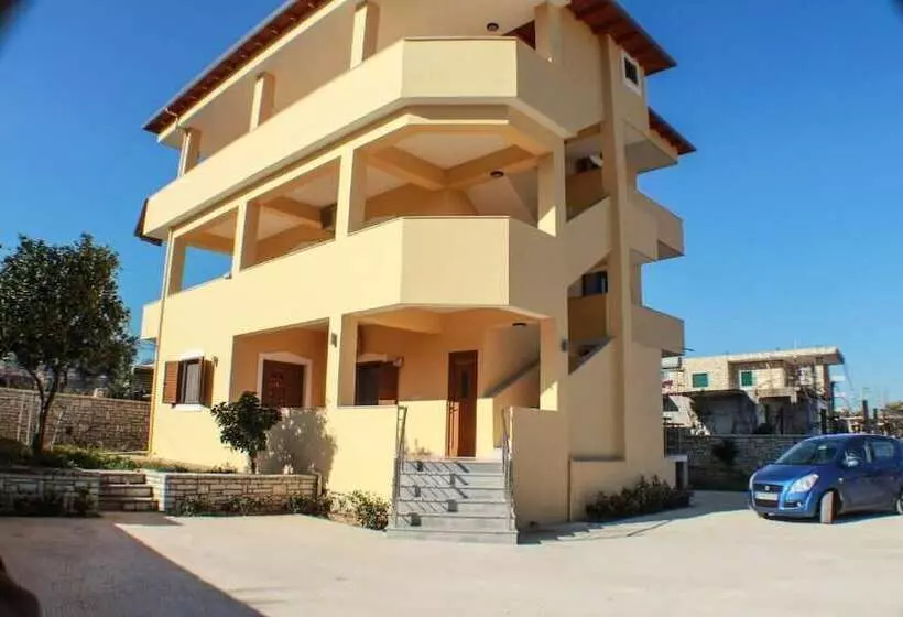 Hotelli Vila Landi