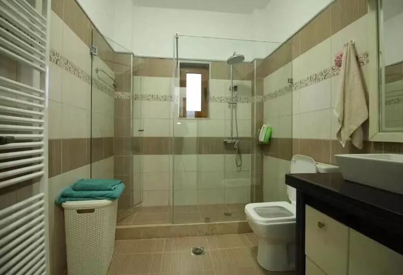 Hotelli Vila Landi