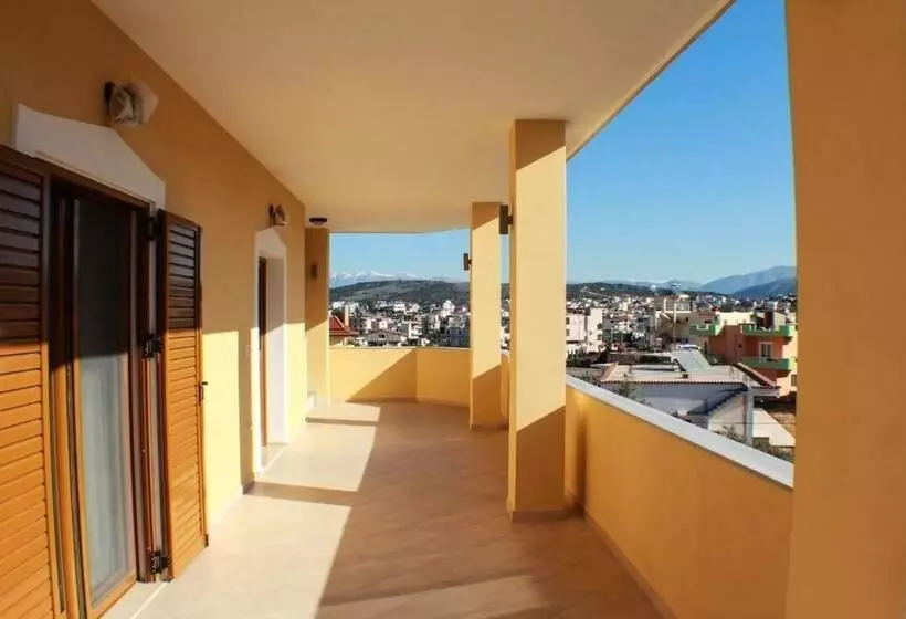 Hotelli Vila Landi