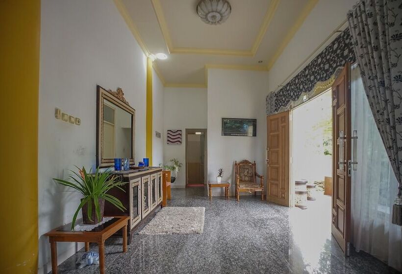 膳宿费 Reddoorz Syariah Near Museum Lambung Mangkurat 2