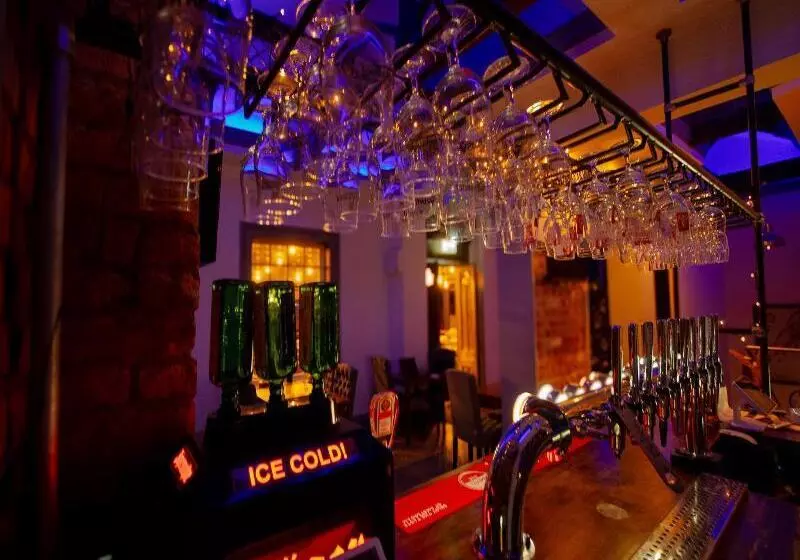 The George Wright Boutique Hotel, Bar & Restaurant