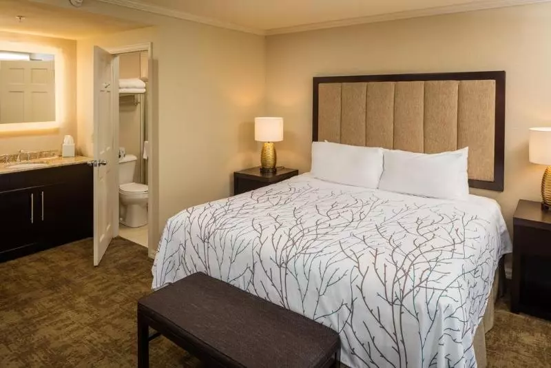 Eagle Ridge Inn & Resort